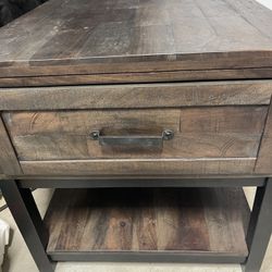 Sturdy Wood End Table Great Cond 