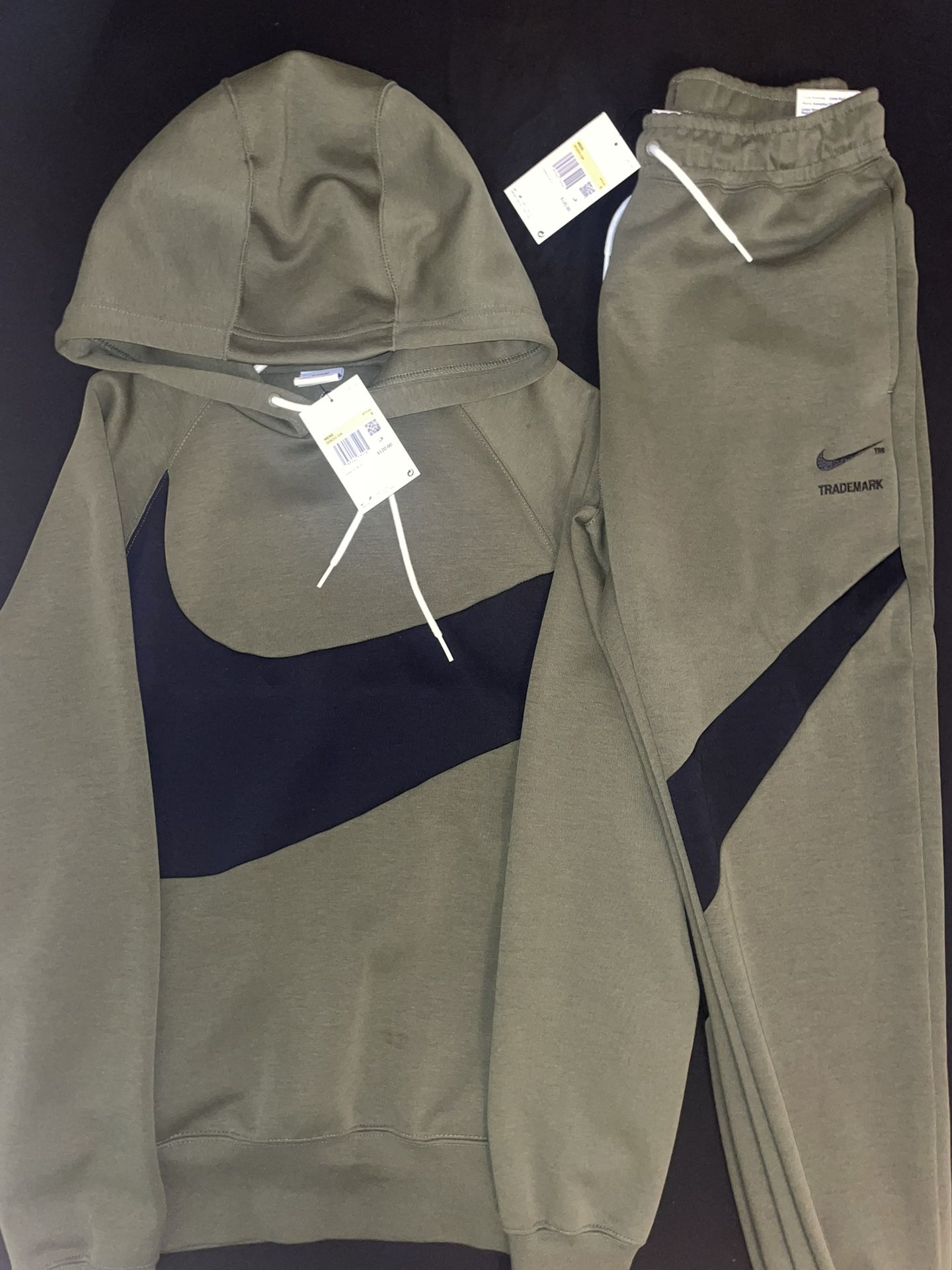 Nike Men’s Small Sweatsuit