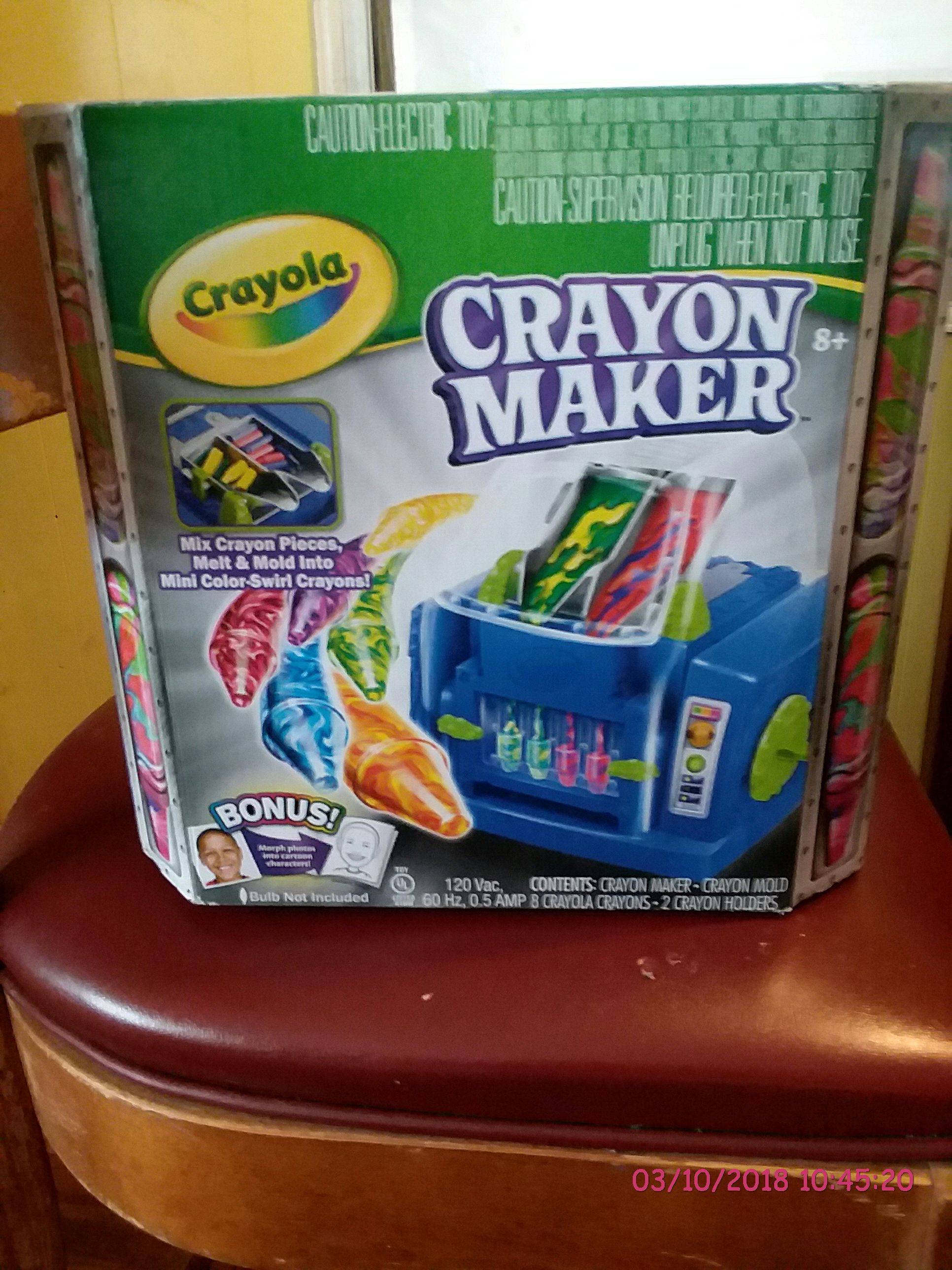Crayola crayon maker and 2 mold melts