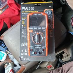 Klein Tool auto ranging digital meter