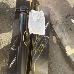 1989 / 1994 Toyota Pickup 22re Front Shocks $130 Pair 