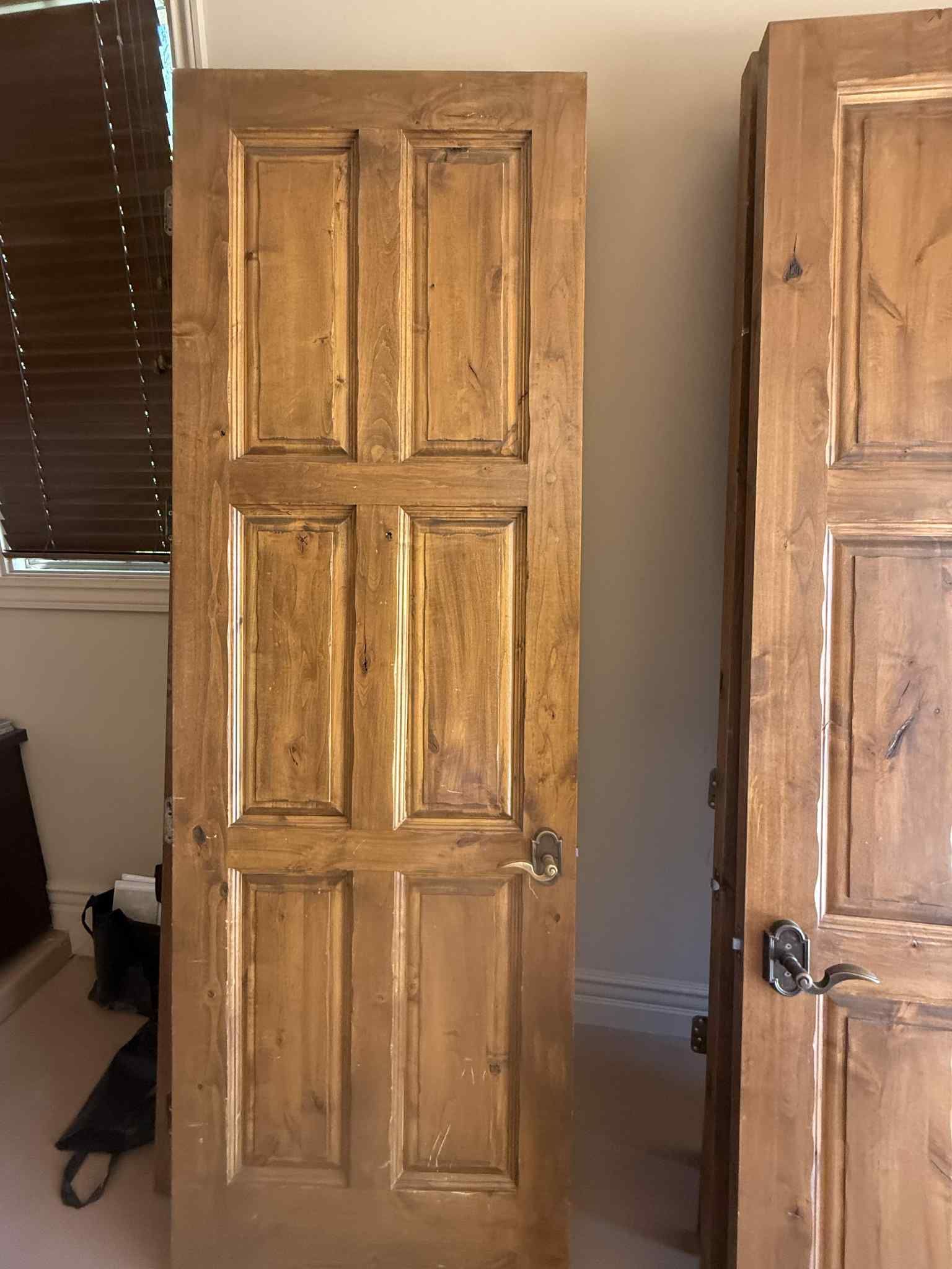 SOLID WOOD DOORS WITH HARDWARE