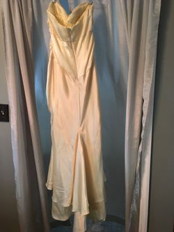 Beautiful yellow prom dress