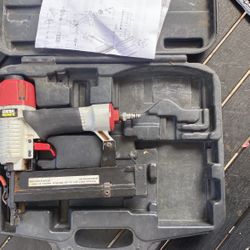 Porter Cable  Pneumatic 18 GA Finish Nailer With Case 