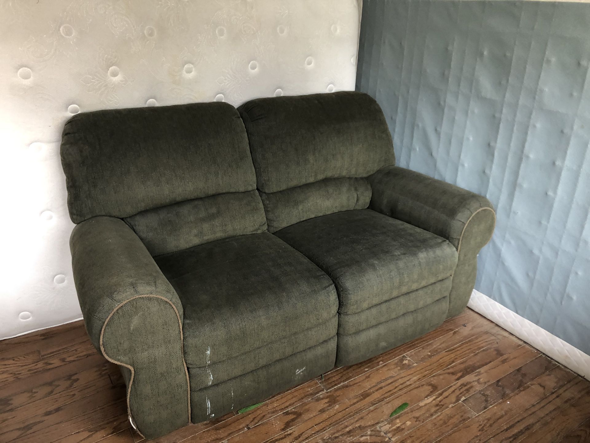 Fully Recliner Couch