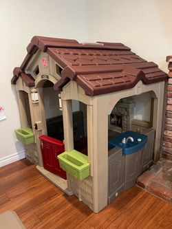 Step2 Charming Cottage Kids Playhouse, Indoor and Outdoor Clubhouse Playset