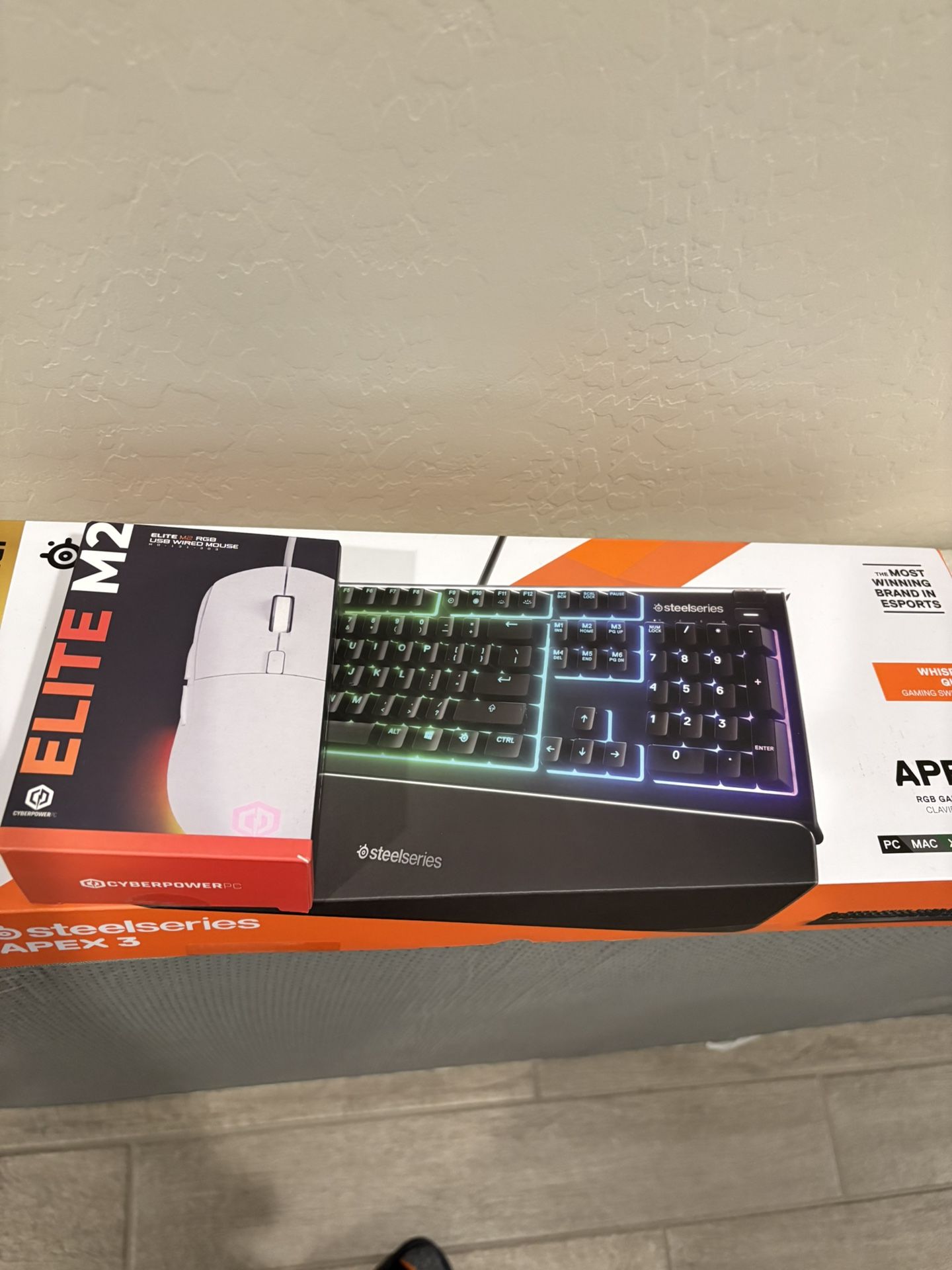 Steelseries Apex 3 RGB Mechanical Gaming Keyboard With Cyberpower Mouse