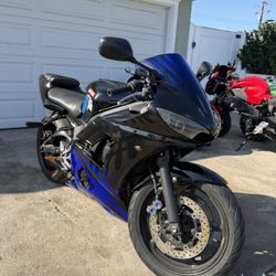 R6 Yamaha 2006