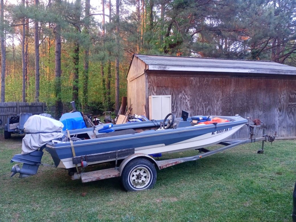 15 Ft Boat $1800