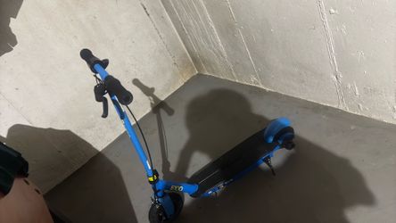 razor scooter wit charger