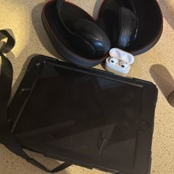 Apple iPad - Dre Beats - AirPods $120