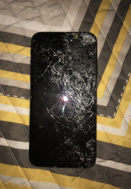 iPhone X cracked screen broken LCD