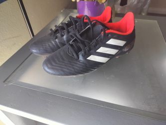 Adidas Predator 18.4 FxG Black/White/Red Soccer Cleats DB2007 Kids  6 1/2