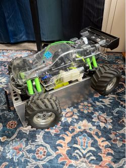 Custom-Built Traxxas T-Maxx 2.5 — Extended Chassis, Race-Style Starter Box