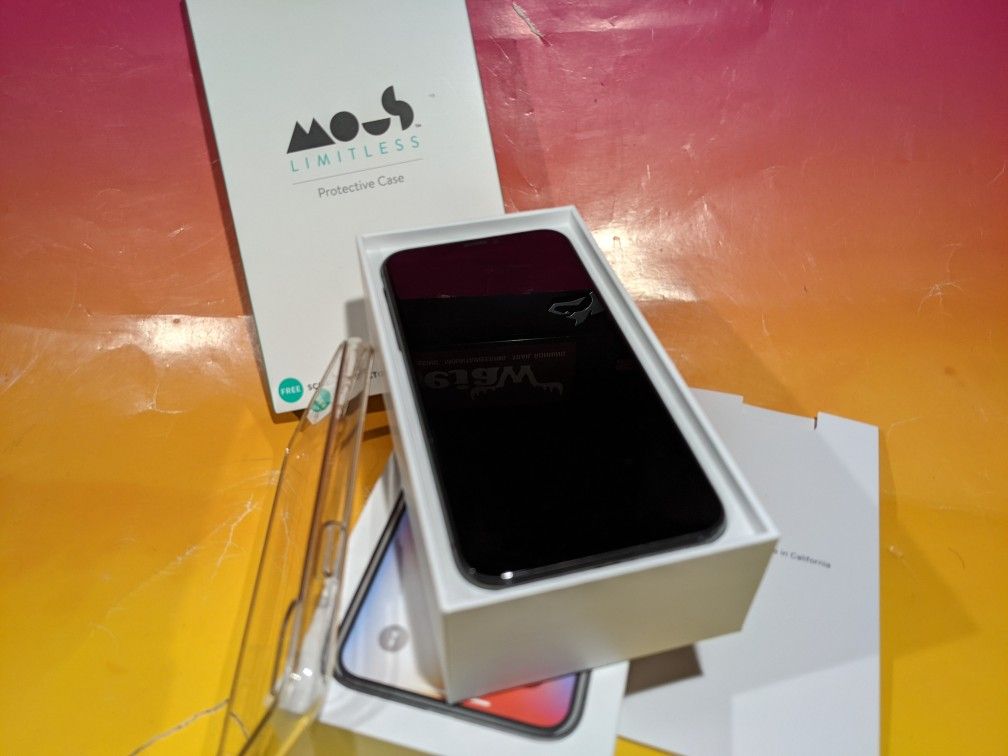 Great condition Apple iPhone X Apple 64GB Space Gray Unlocked A1901 MQAQ2LL/A