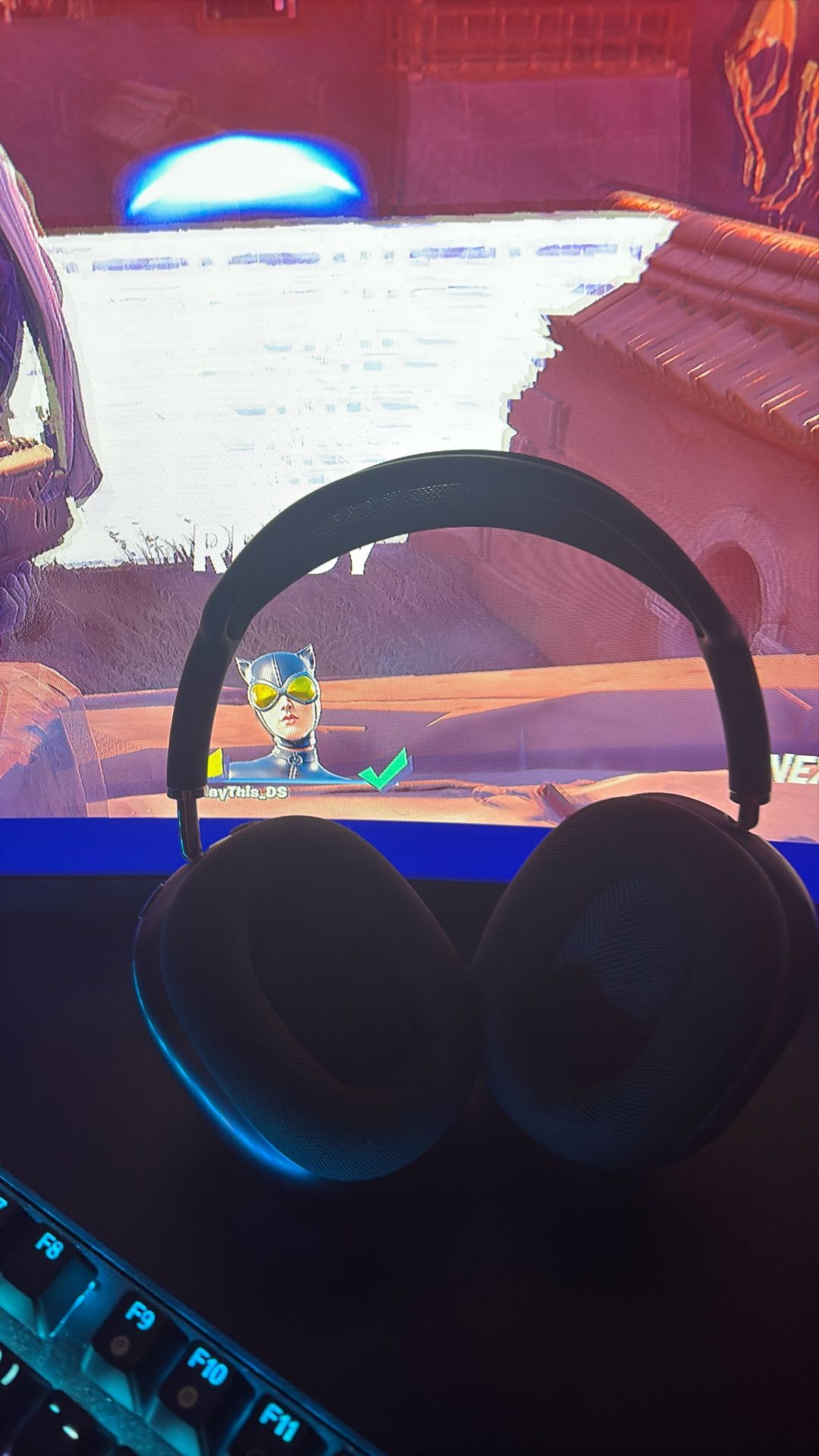 Apple Max’s Headphones