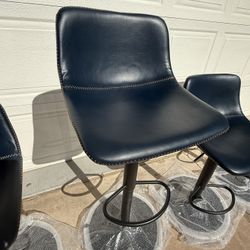 CLEARANCE!!! Set of 4 Brand new Blue adjustable bar stools