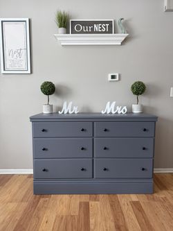 ✨🩶Gorgeous Solid Wood Dresser🩶✨