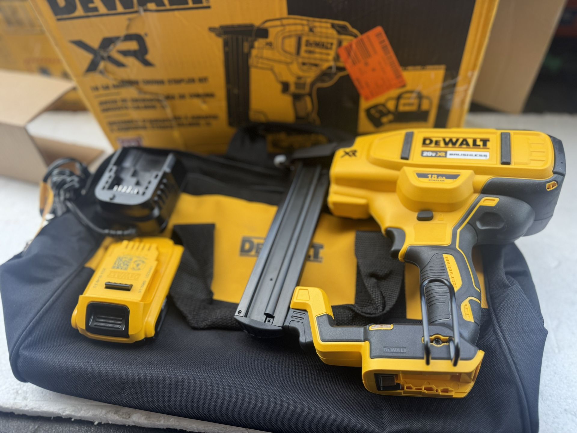 DEWALT 20V MAX XR Lithium-lon Cordless 18-Gauge Narrow Crown Stapler Kit with 2.0Ah Battery, Charger and Contractor Bag