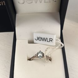 Jewlr  Solitaire Oval With Triple Accents Ring - Sterling Silver - Aquamarine 