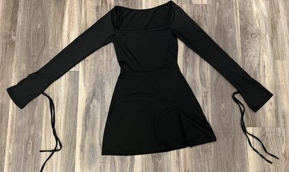 Long Sleeve Short Black Dress With Thigh Split