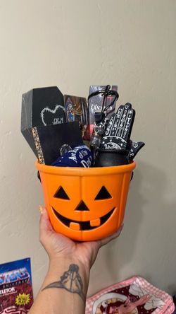 Spooky boo basket
