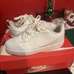 They’re Both Size 5Y I Wear Seven In Women’s And I Fit These. I Only Wore Them A Few Times. They’re Still In Great Condition.