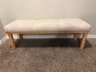 Target line Upholstered Bench with Wood Legs