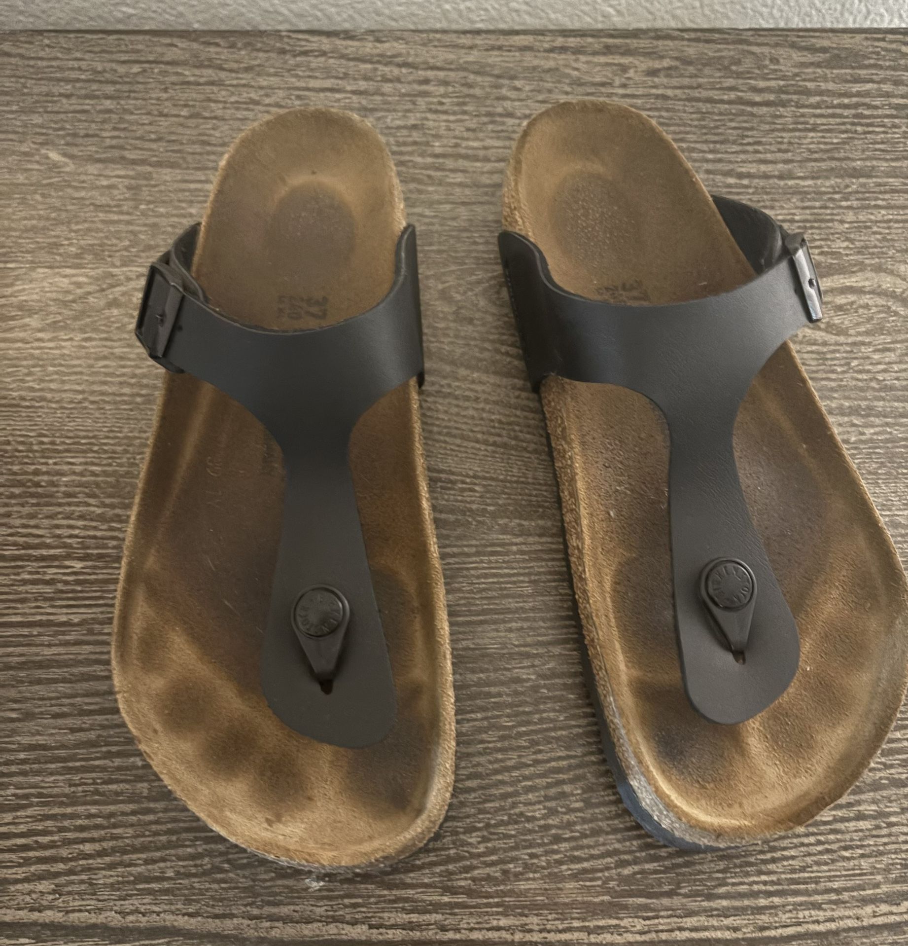 Birkenstock Gizeh Size 6