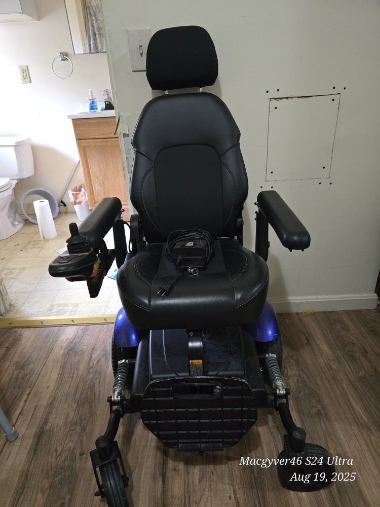 Power Chair With Lift