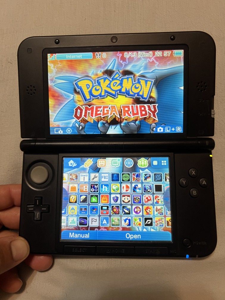 Nintendo 3ds Xl With 128GB Memory Card
