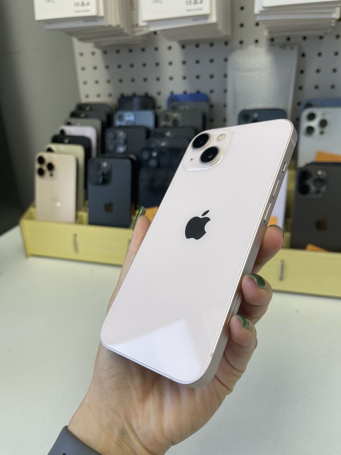 iPhone 13 Unlocked Like New 128Gb Pink Color