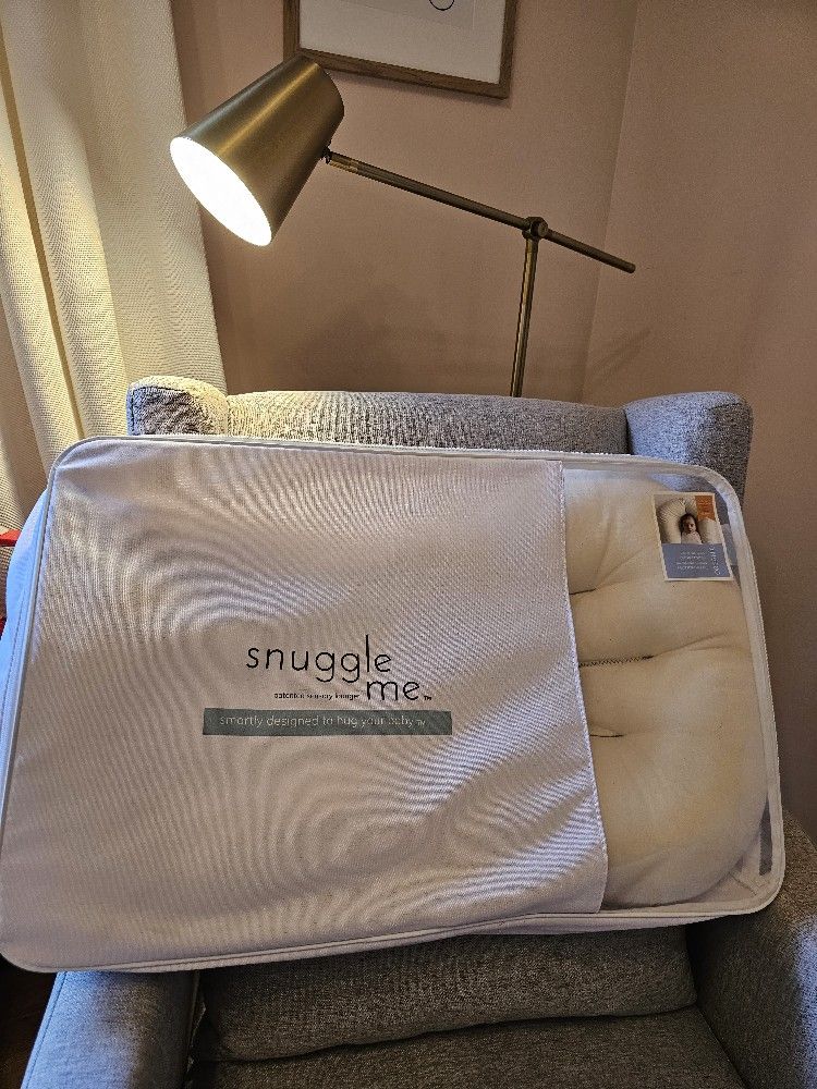 Snuggle Me ORGANIC Baby Lounger & 3 Covers **Best Baby Item We Had**