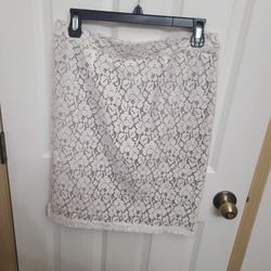 Off White Eyelet Lined Skirt, Size 6