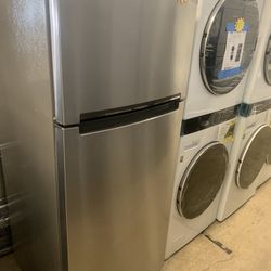 Whirlpool 28” Top Freezer Fridge Stainless Steel Working Perfectly 4 Months Warranty 