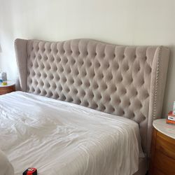 Tufted Winged King Bed