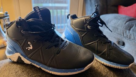 Shaq Mid-Top Basketball Sneakers