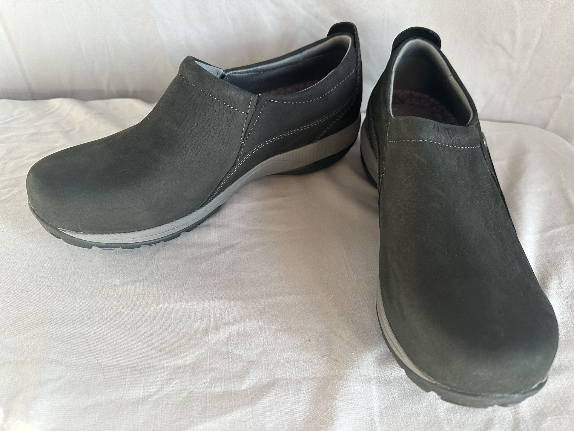 Dansko Patti Shoes Women's Black Gray Nubuck Waterproof Clog Vibram, S
