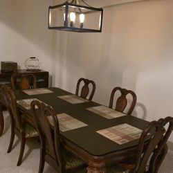 Dining Table with 6 chairs