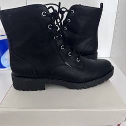 New Sand And Stone Women’s Boots Size 9.5