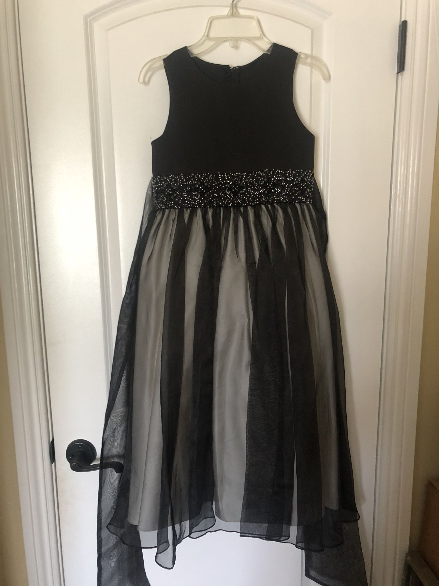 Beautiful girls party dress - Size 8