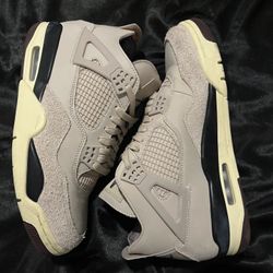 Crème Jordan 4’s
