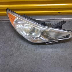 Hyundai Sonata Headlight 