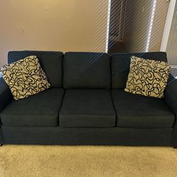 Couch with pillows 