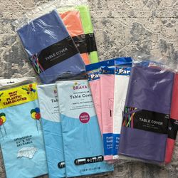 $20 (11 NEW) Table Covers