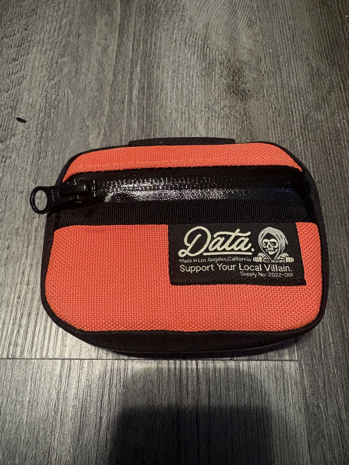 Data Crew Pouch 