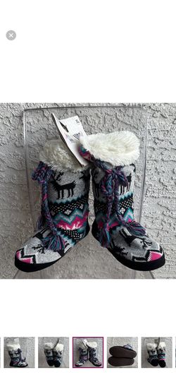 MUK LUKS Cozy Knit Reindeer Slipper Boots XL size 9,5-10,5-brand new with tags.