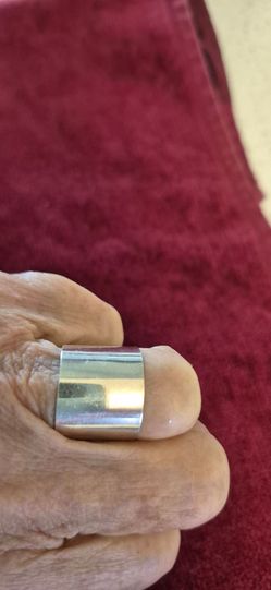 925 sterling s. Solido ring band
