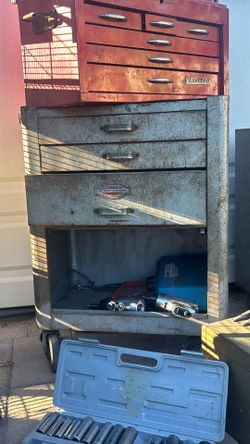 Craftsman tool box rollaway