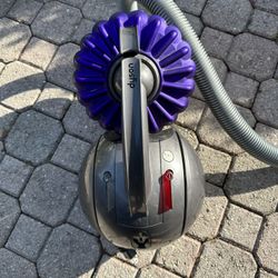 Dyson GT-4 Used Vacuum